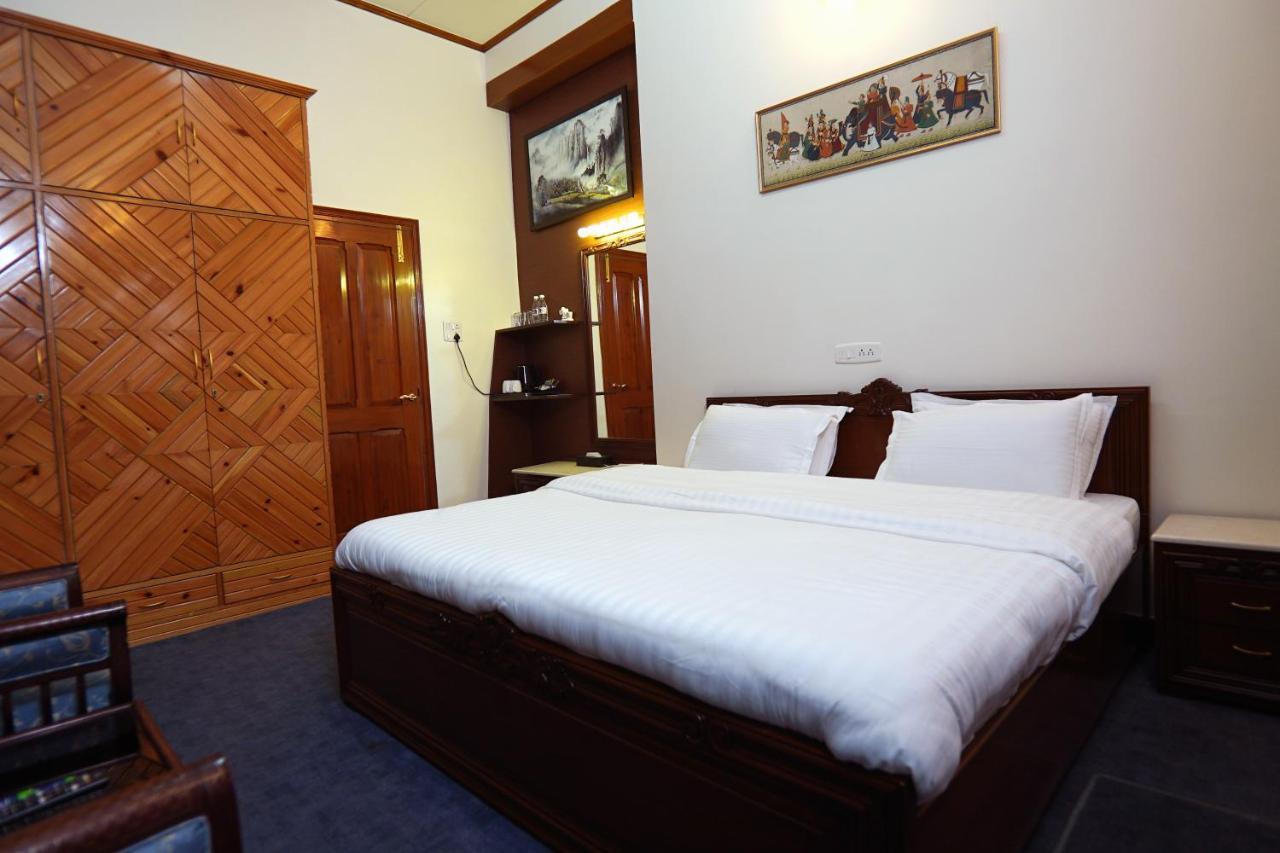 Bed and Breakfast The Edgeworth Šimla Exteriér fotografie