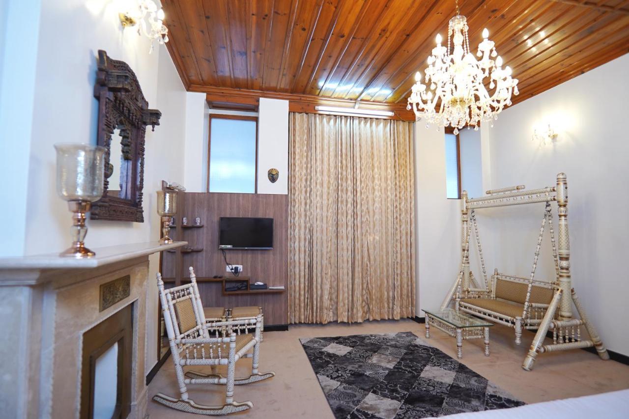 Bed and Breakfast The Edgeworth Šimla Exteriér fotografie